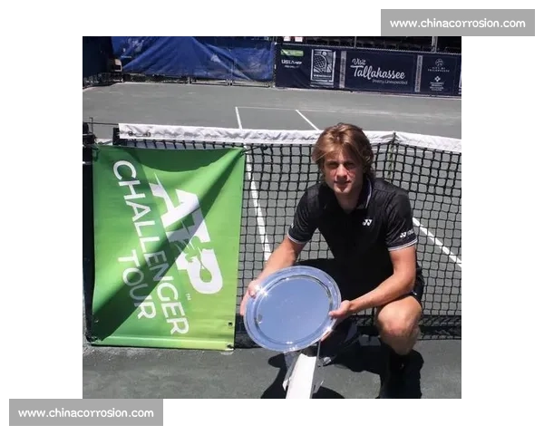 贝尔赫斯直落两盘横扫奥佩尔卡,强势晋级巡回赛决赛