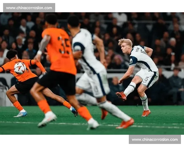 温格激情庆祝本特纳绝杀：2010 年狼队战的永恒记忆